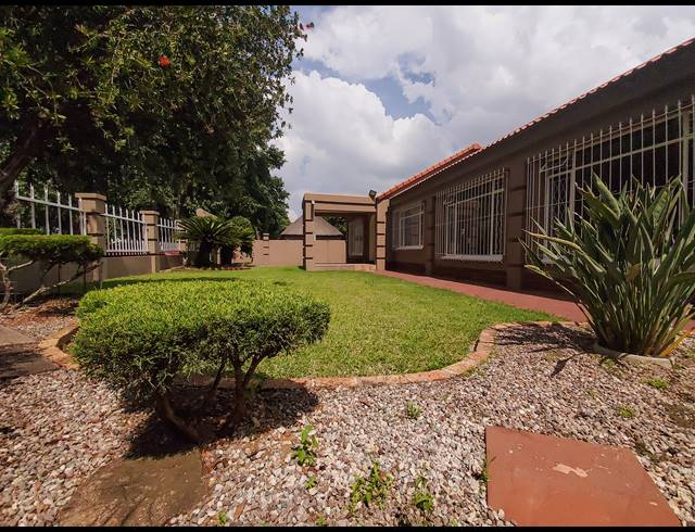3 BEDROOM HOUSE FOR SALE IN VAALPARK